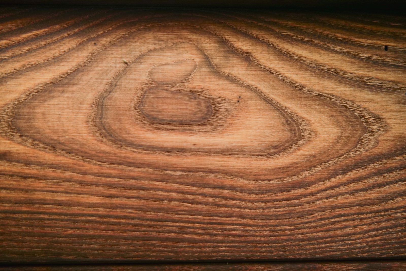 Close-up of thermally modified wood grain on the Island Lake deck